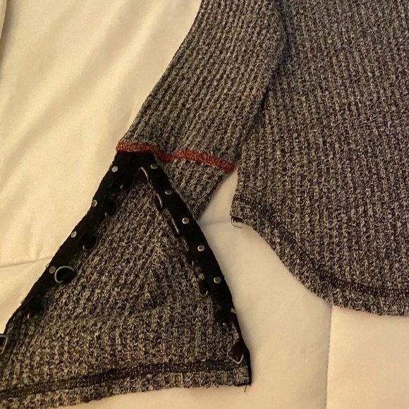 TOP - Picture 3 of 3